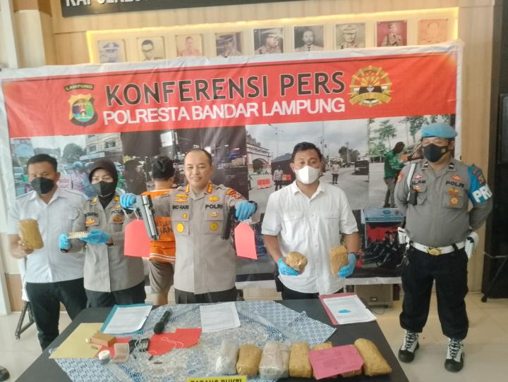 Hilir Mudik Bawa Senpi Pria 39 Tahun Diamankan, Barang Bukti Ditemukan Ngeri
